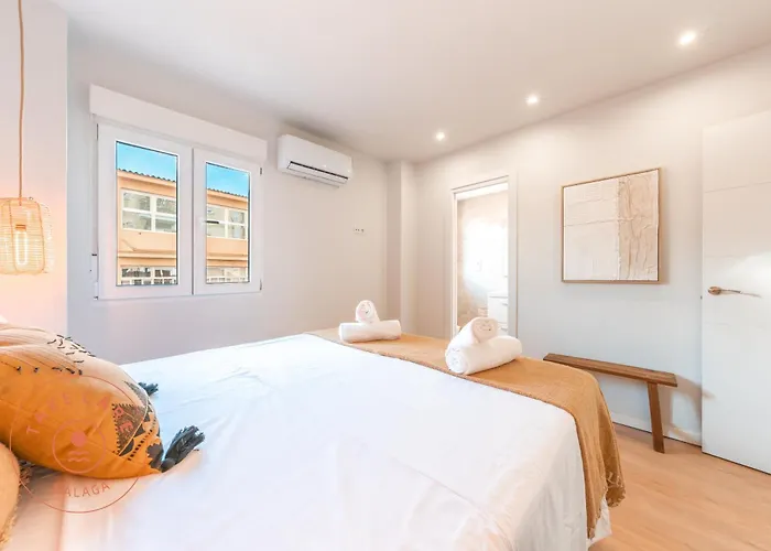 Spacious Apartment In Malaga - Tcm